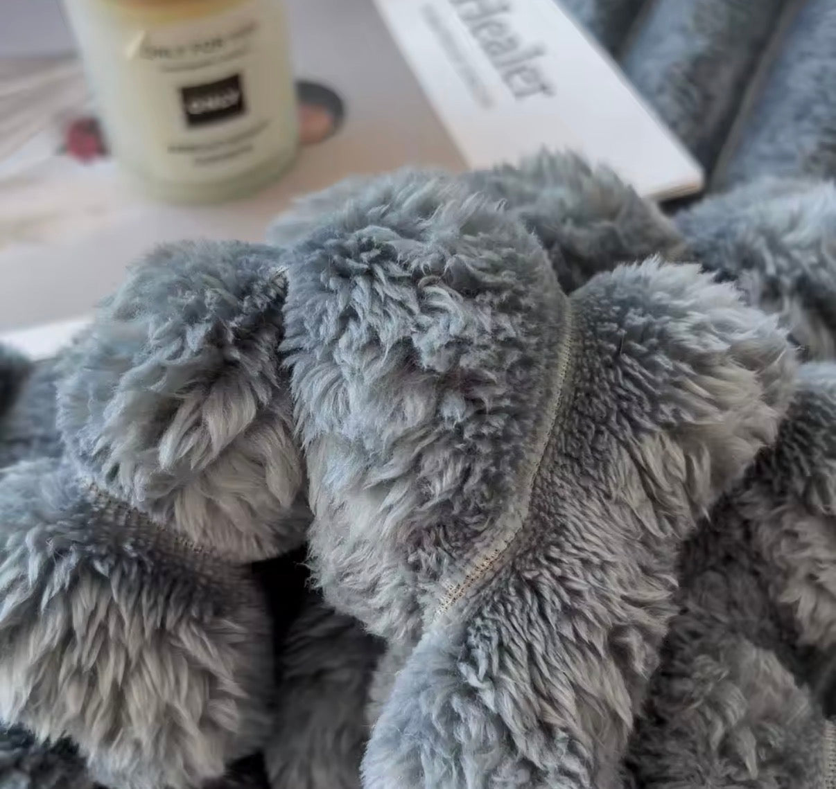 Manta Multifuncional de Rayas Anchas y Color Sólido | Cálida, Suave y Perfecta para Cama, Siesta o Mascotas