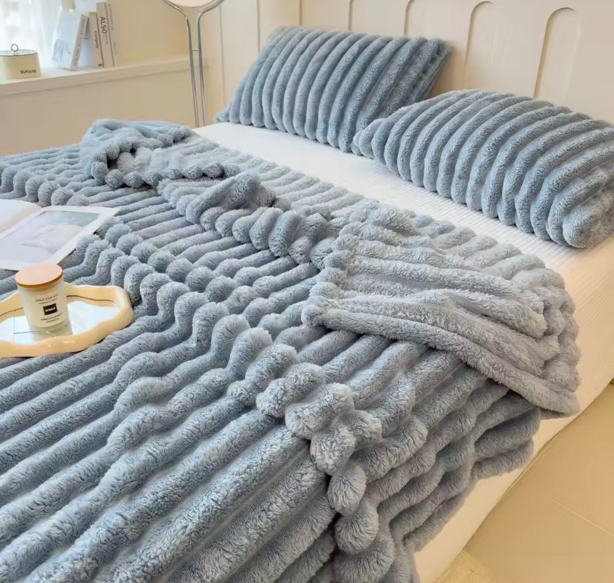 Manta Multifuncional de Rayas Anchas y Color Sólido | Cálida, Suave y Perfecta para Cama, Siesta o Mascotas