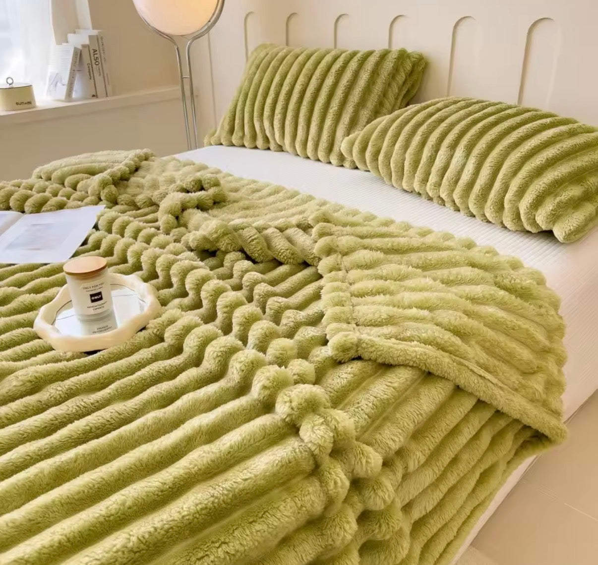 Manta Multifuncional de Rayas Anchas y Color Sólido | Cálida, Suave y Perfecta para Cama, Siesta o Mascotas