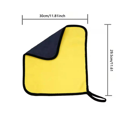 Juego de cepillos para detailing de coche.