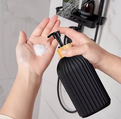 Dispensador de jabón de manos.